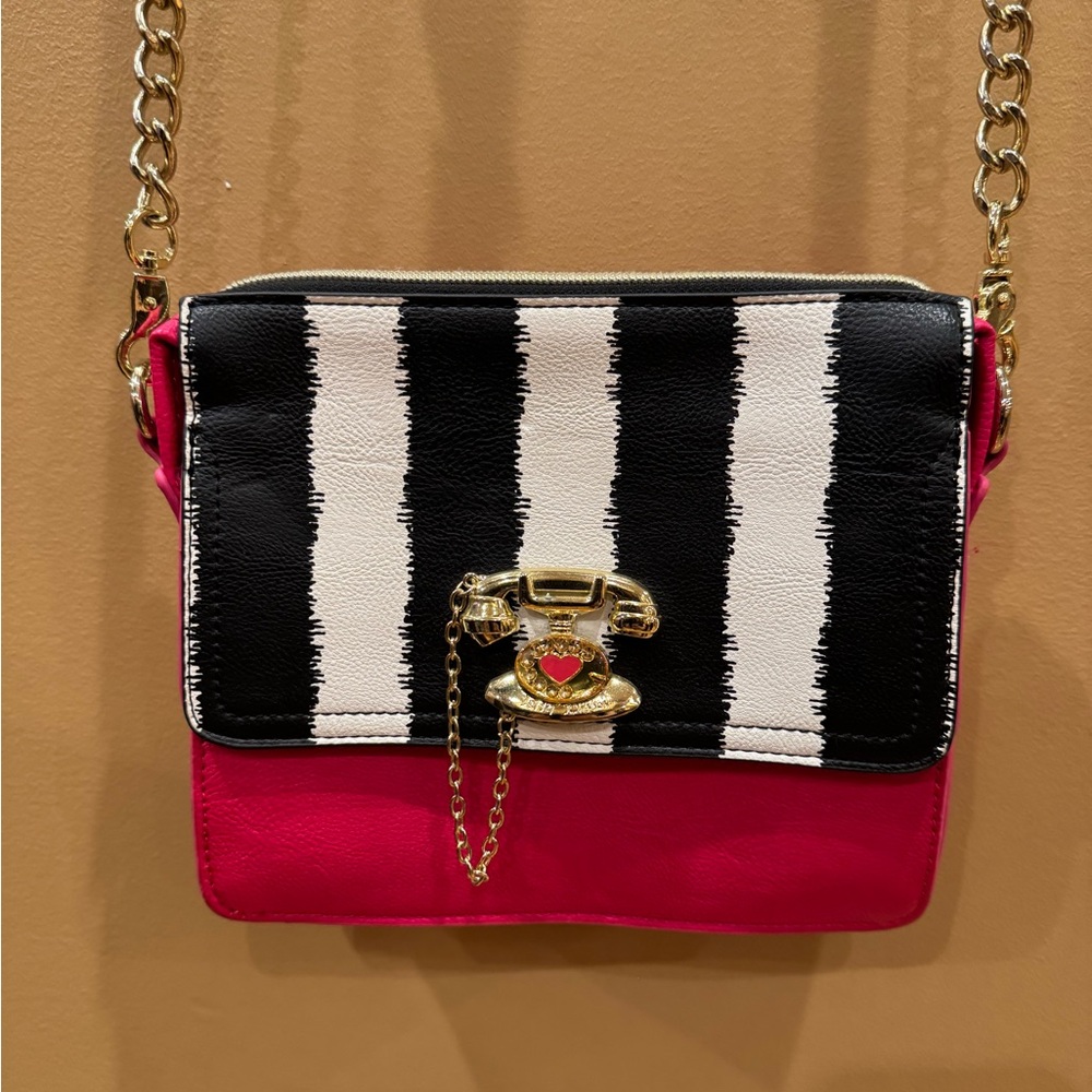Betsy Johnson:Stylish Pink / Black and White Crossbody Bag. gold telephone charm